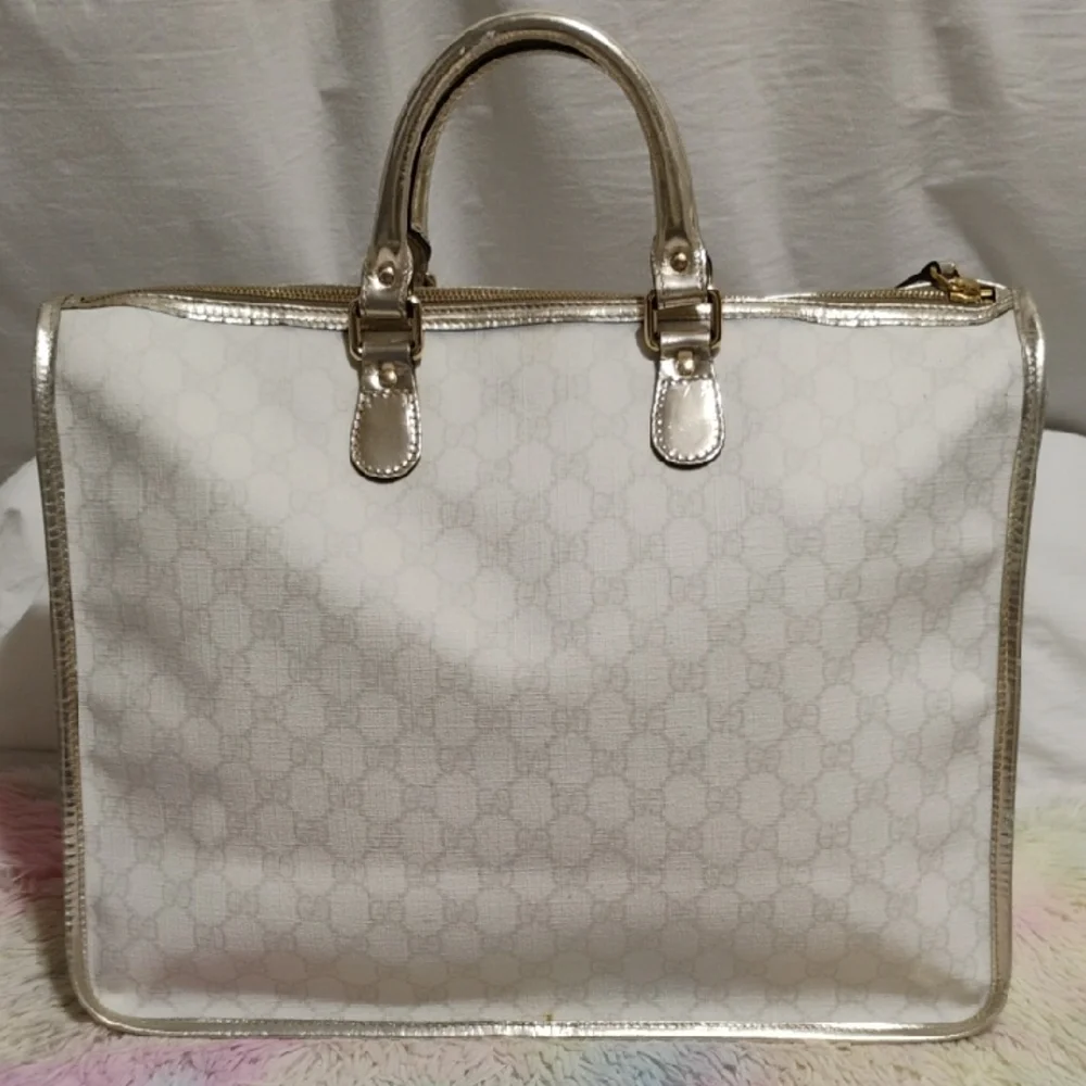 Auth Gucci GG Supreme Joy PVC Leather Metallic Silver & White Tote/Handbag - Picture 3 of 16